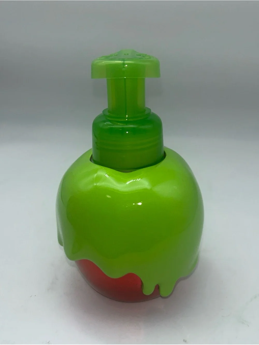 Bath & Body Works: Disney Villains Poison Apple Hand Soap Dispenser🍎, NWT